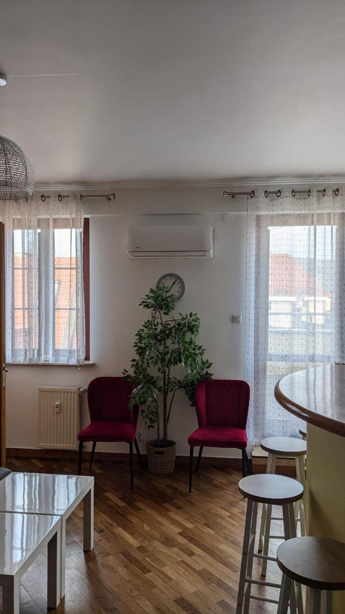 3-Bedroom Apt In Town Square Breslávia Exterior foto